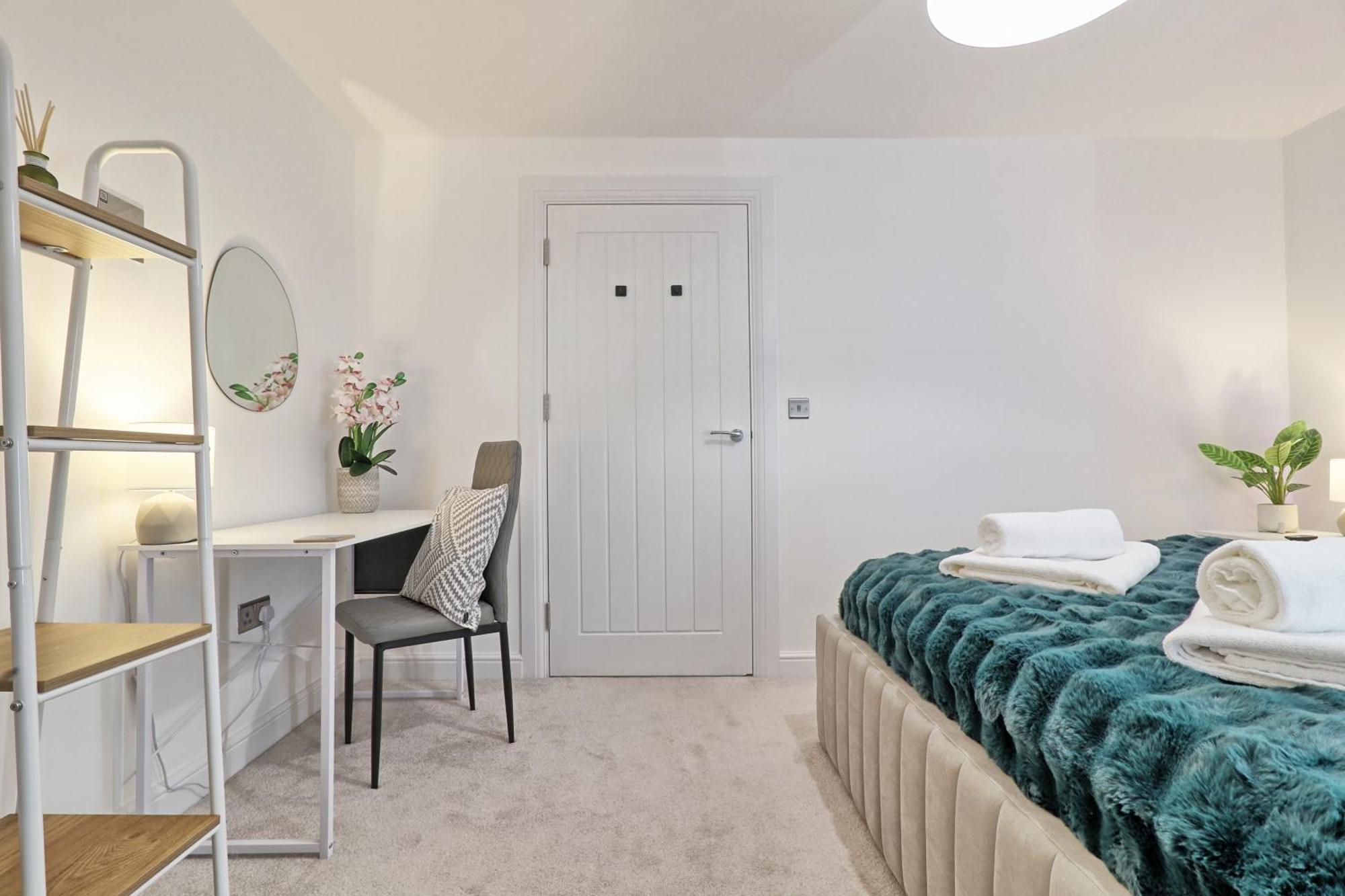 Writtle Massive 4 Bedroom Apartment With Parking In Gorgeous Countryside Location & Short Drive To Chelmsford City Centre Contractors Welcome Esterno foto