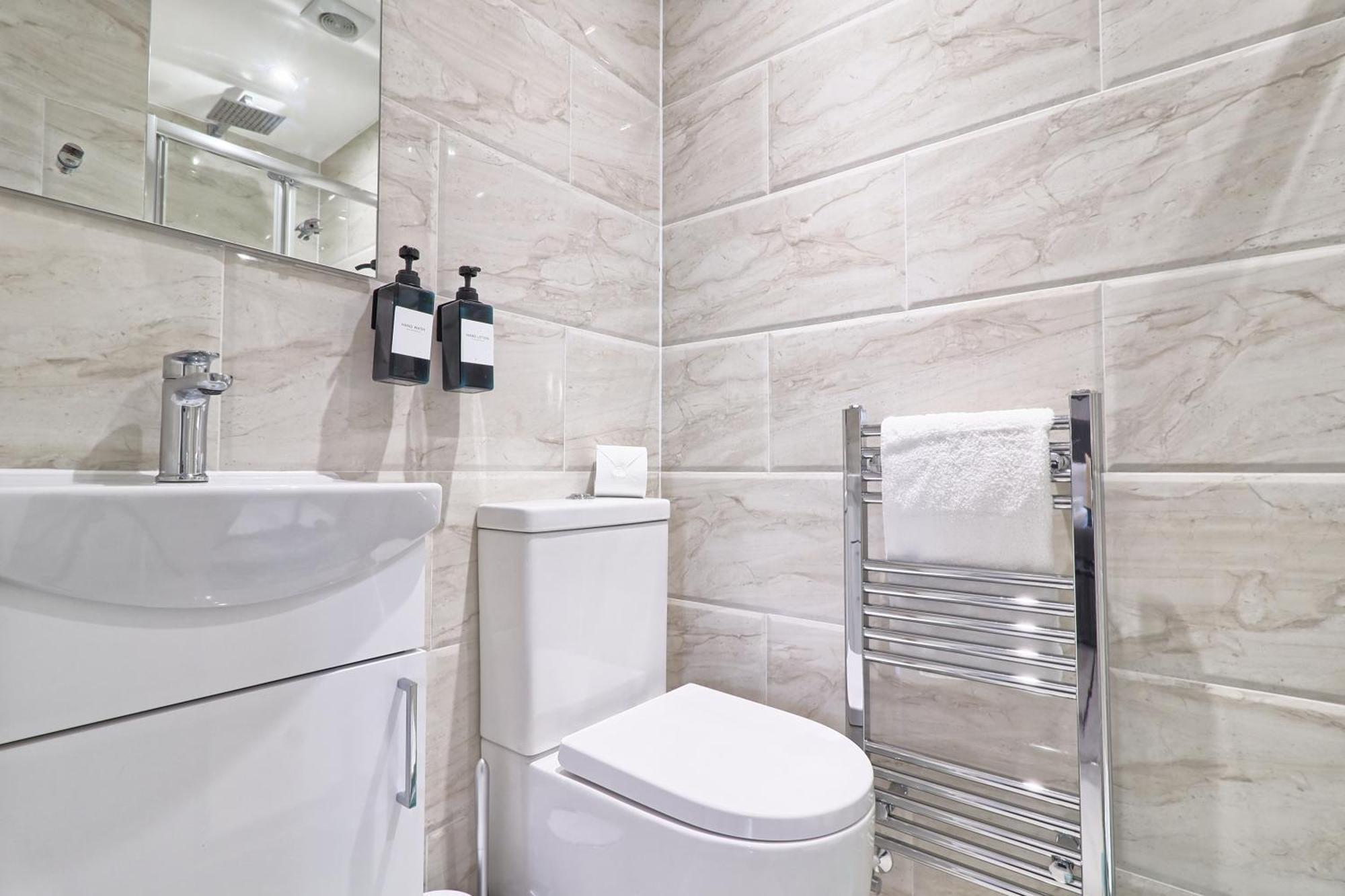 Writtle Massive 4 Bedroom Apartment With Parking In Gorgeous Countryside Location & Short Drive To Chelmsford City Centre Contractors Welcome Esterno foto