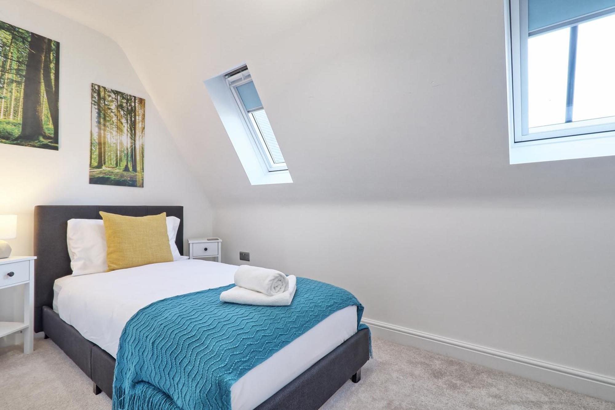 Writtle Massive 4 Bedroom Apartment With Parking In Gorgeous Countryside Location & Short Drive To Chelmsford City Centre Contractors Welcome Esterno foto