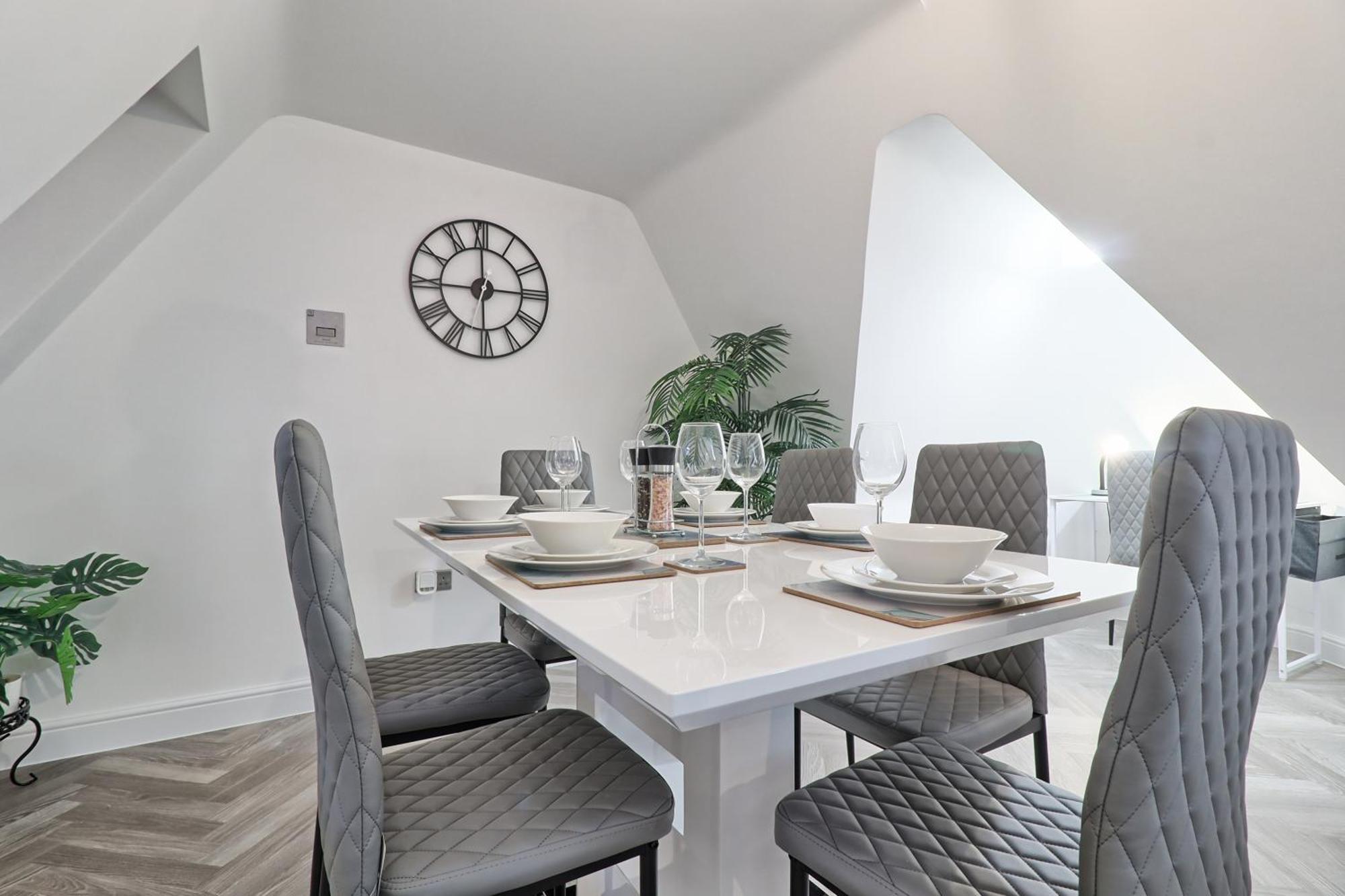 Writtle Massive 4 Bedroom Apartment With Parking In Gorgeous Countryside Location & Short Drive To Chelmsford City Centre Contractors Welcome Esterno foto