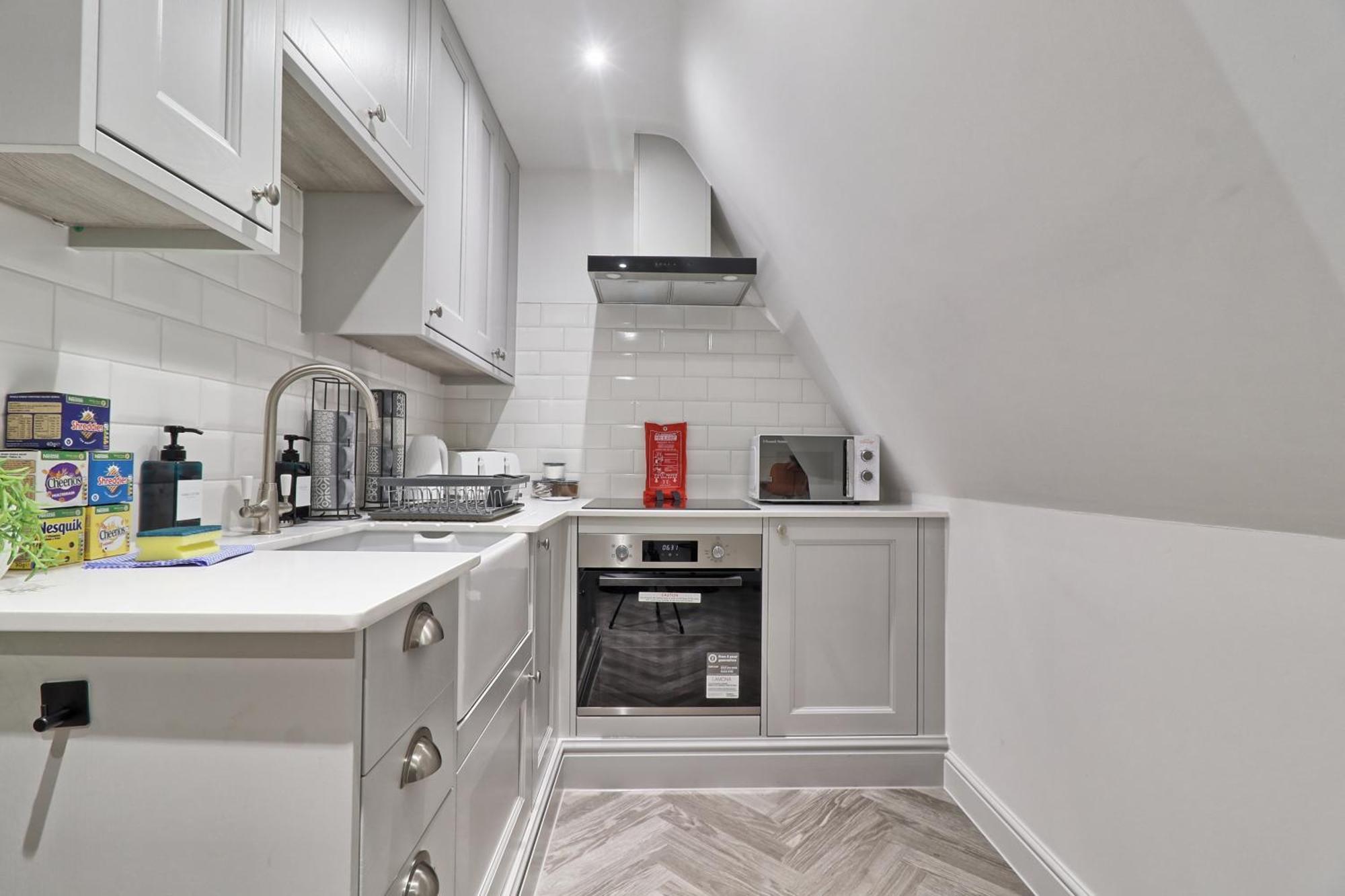 Writtle Massive 4 Bedroom Apartment With Parking In Gorgeous Countryside Location & Short Drive To Chelmsford City Centre Contractors Welcome Esterno foto