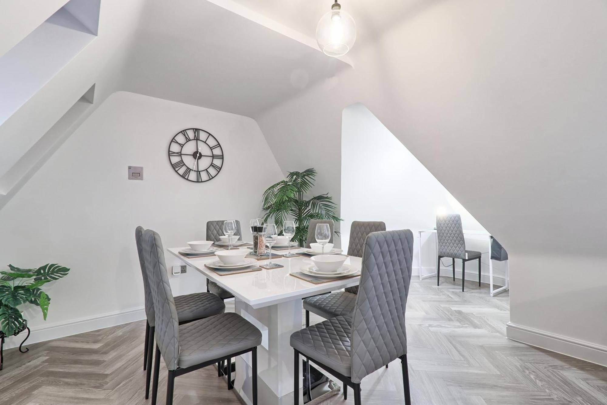 Writtle Massive 4 Bedroom Apartment With Parking In Gorgeous Countryside Location & Short Drive To Chelmsford City Centre Contractors Welcome Esterno foto